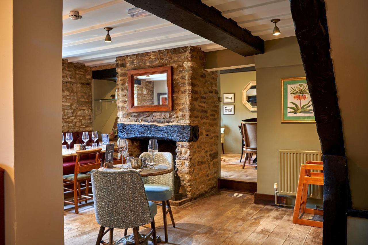 The Horse And Groom Inn Malmesbury Exterior foto