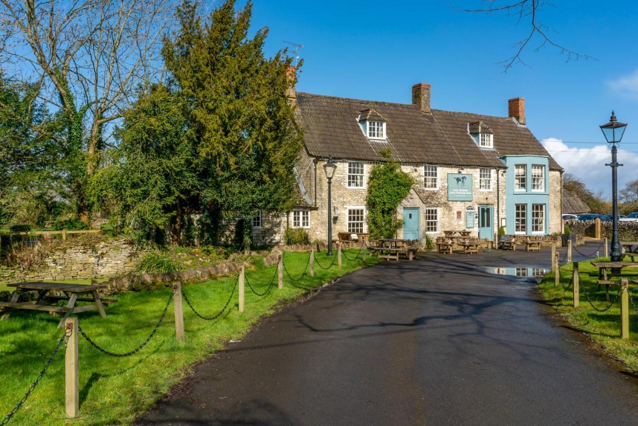 The Horse And Groom Inn Malmesbury Exterior foto